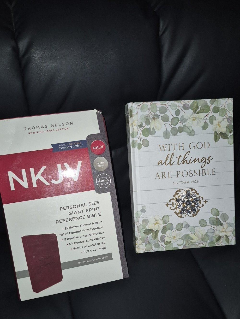 0NKJV Personal Size Giant Print Reference Bible & Hardcover Glass Gemmed Journal
